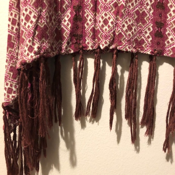 Fringe Patterned Tank Top - Picture 3 of 3